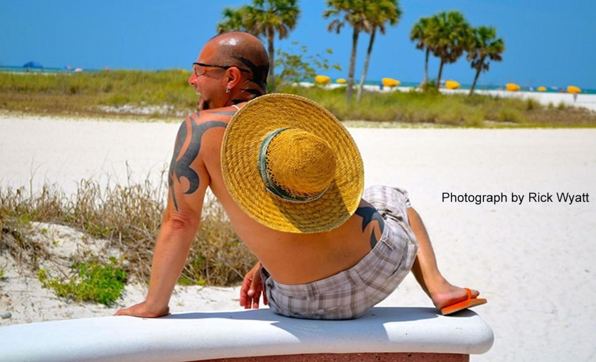Affordable Two Bedroom Tropical Condo - Private Beach, Pools, Hot Tub セント・ピーターズバーグ エクステリア 写真