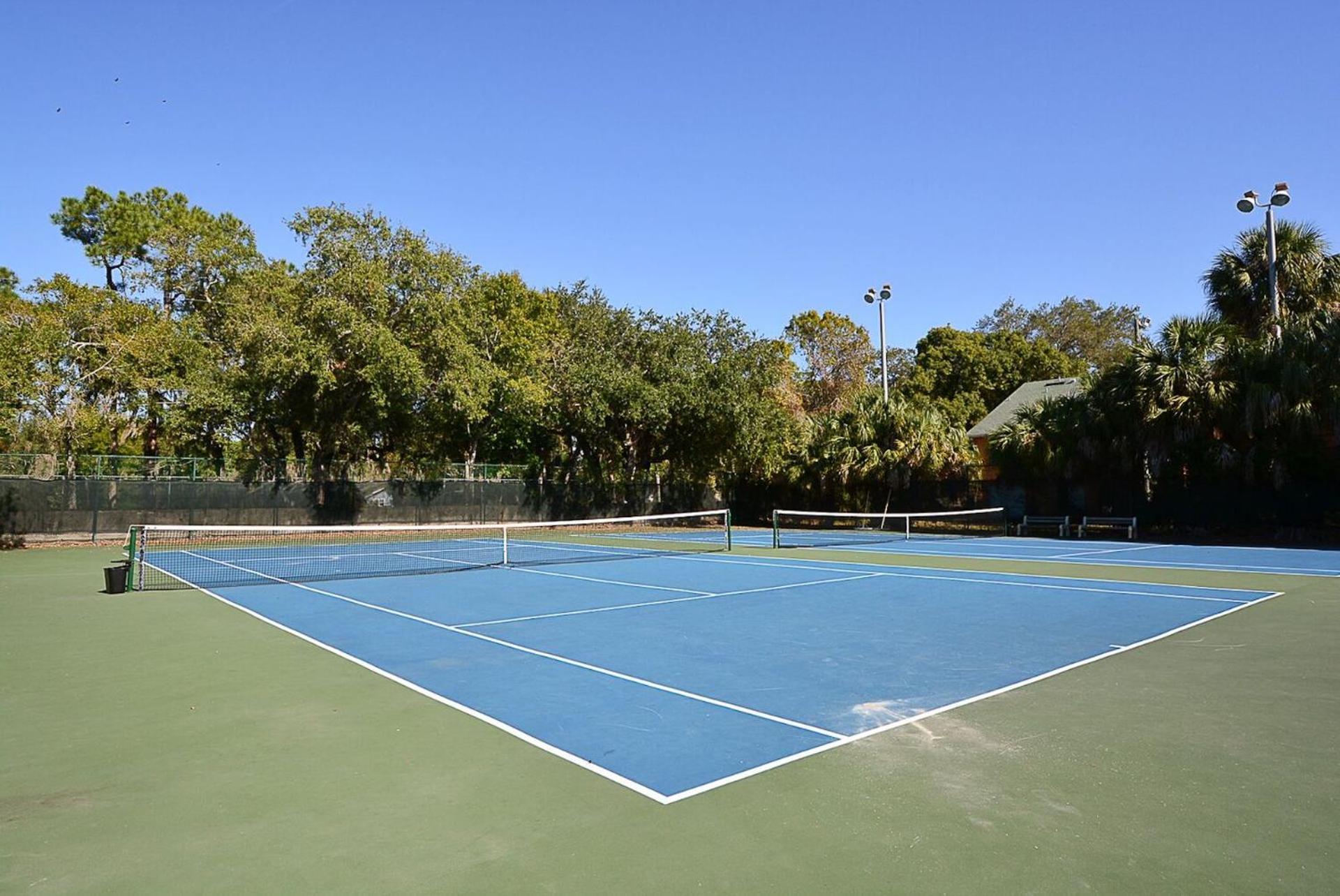 Affordable Two Bedroom Tropical Condo - Private Beach, Pools, Hot Tub セント・ピーターズバーグ エクステリア 写真